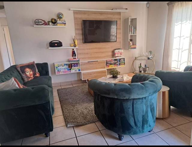 3 BEDROOM HOUSE FOR SALE IN OLIEVENHOUTBOSCH